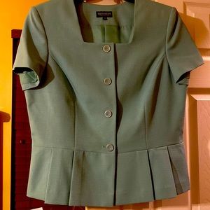 2 piece skirt and jacket collection. Size 16. Green color
